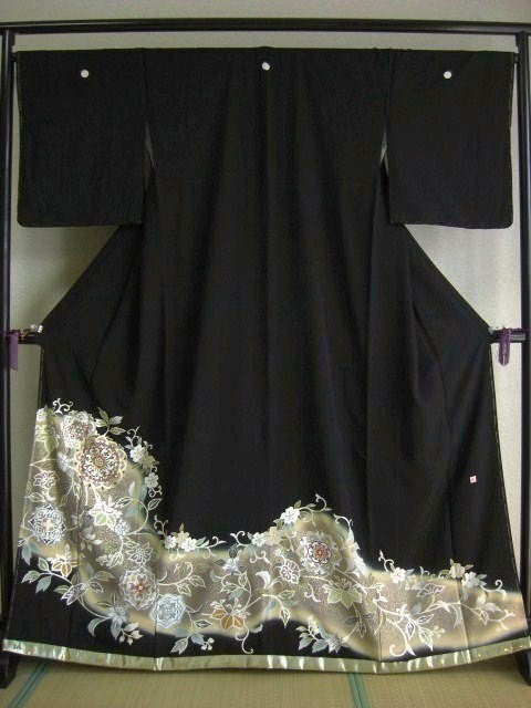 黒留袖レンタル25　（京友禅作家物創作黒留袖唐花に正倉院華文）3
