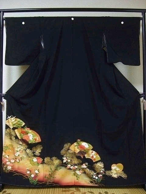 黒留袖レンタル47　（京友禅創作黒留袖/金松葉に花扇文）1